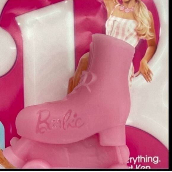 BARBIE x ZARA Limited Edition Movie Collection Barbie Pink Logo Candle - Picture 5 of 11